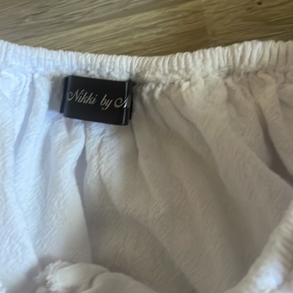 Nikki by Mile cotton embroidered off the shoulder top. Size M - Picture 2 of 2